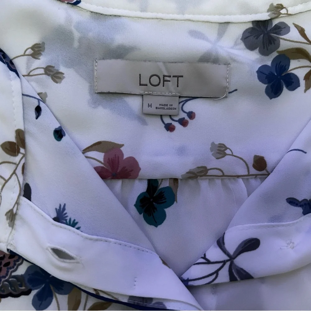 Ann Taylor LOFT Size Medium Sheer Floral Spring Colorful Blouse - Picture 8 of 8